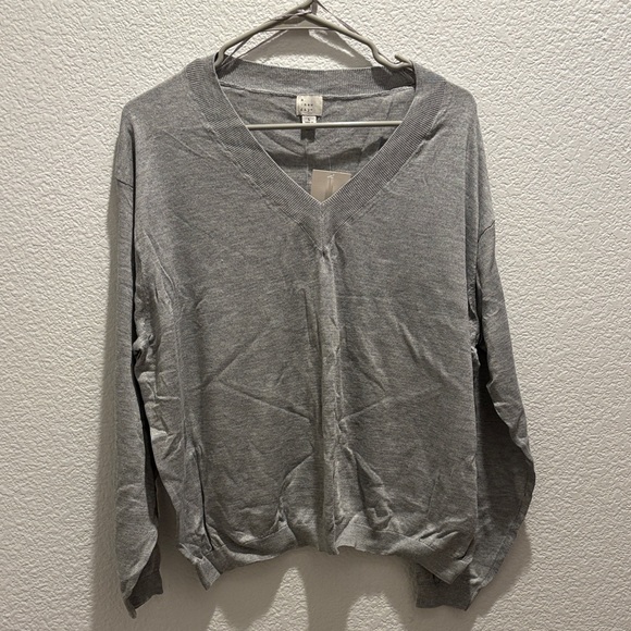 a new day Sweaters - a new day Heather Gray V-Neck Sweater